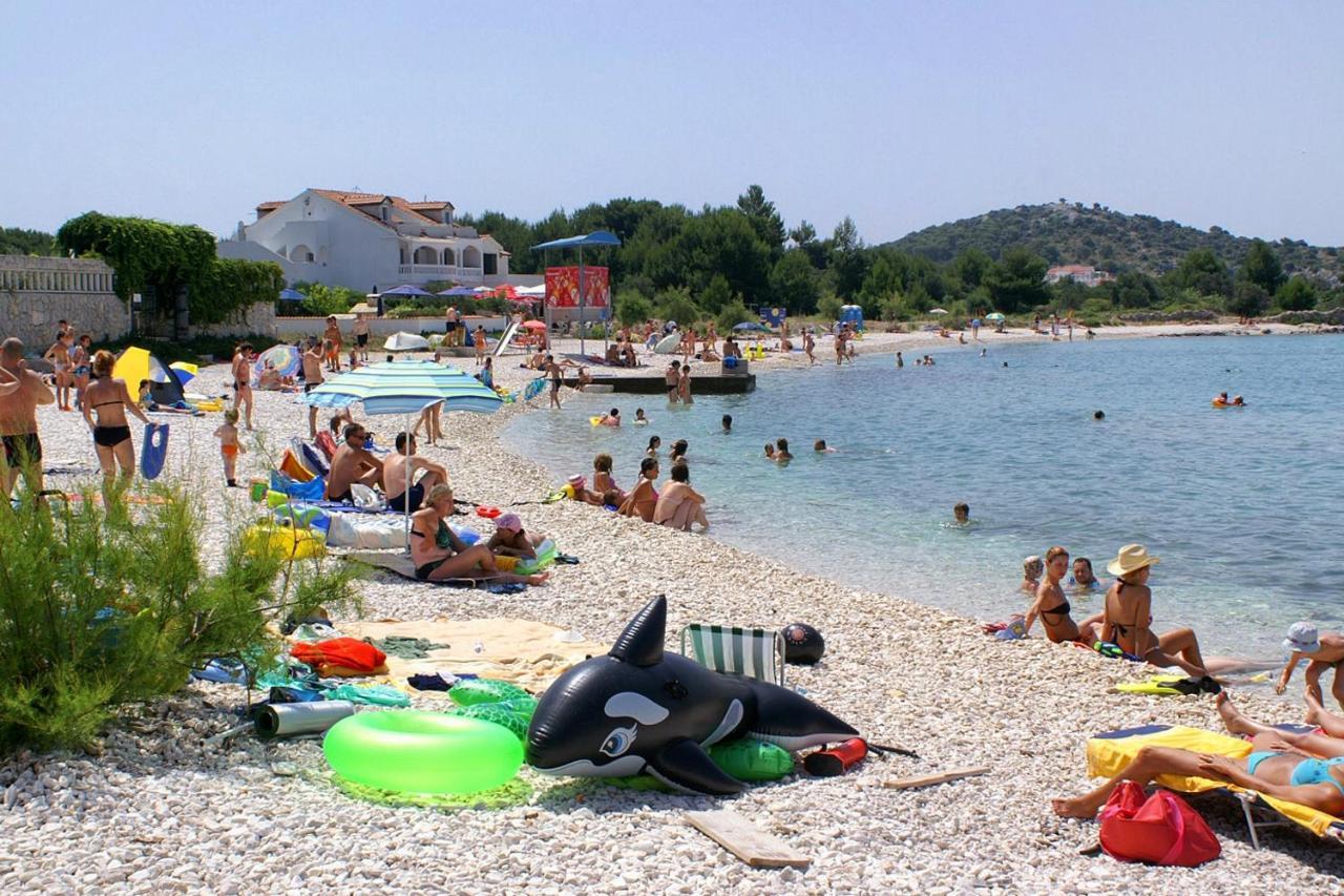 Family Friendly Apartments With A Swimming Pool Rogoznica - 7557 מראה חיצוני תמונה