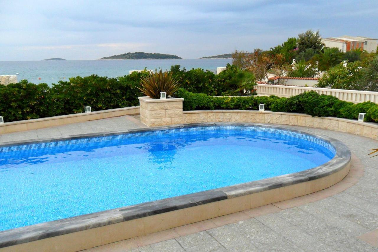 Family Friendly Apartments With A Swimming Pool Rogoznica - 7557 מראה חיצוני תמונה