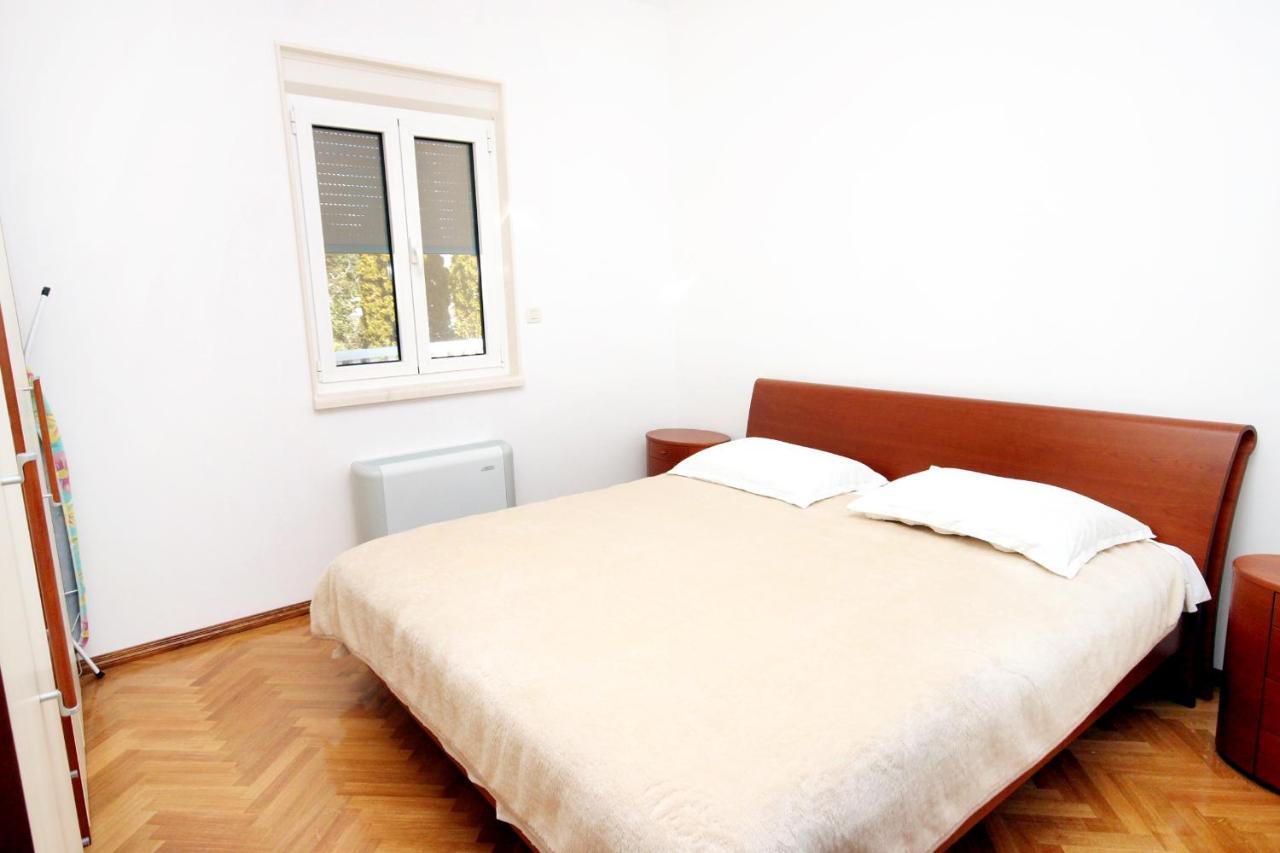 Family Friendly Apartments With A Swimming Pool Rogoznica - 7557 מראה חיצוני תמונה
