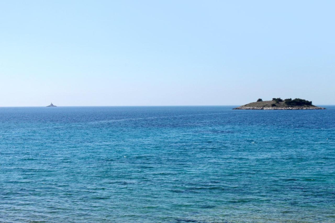 Family Friendly Apartments With A Swimming Pool Rogoznica - 7557 מראה חיצוני תמונה